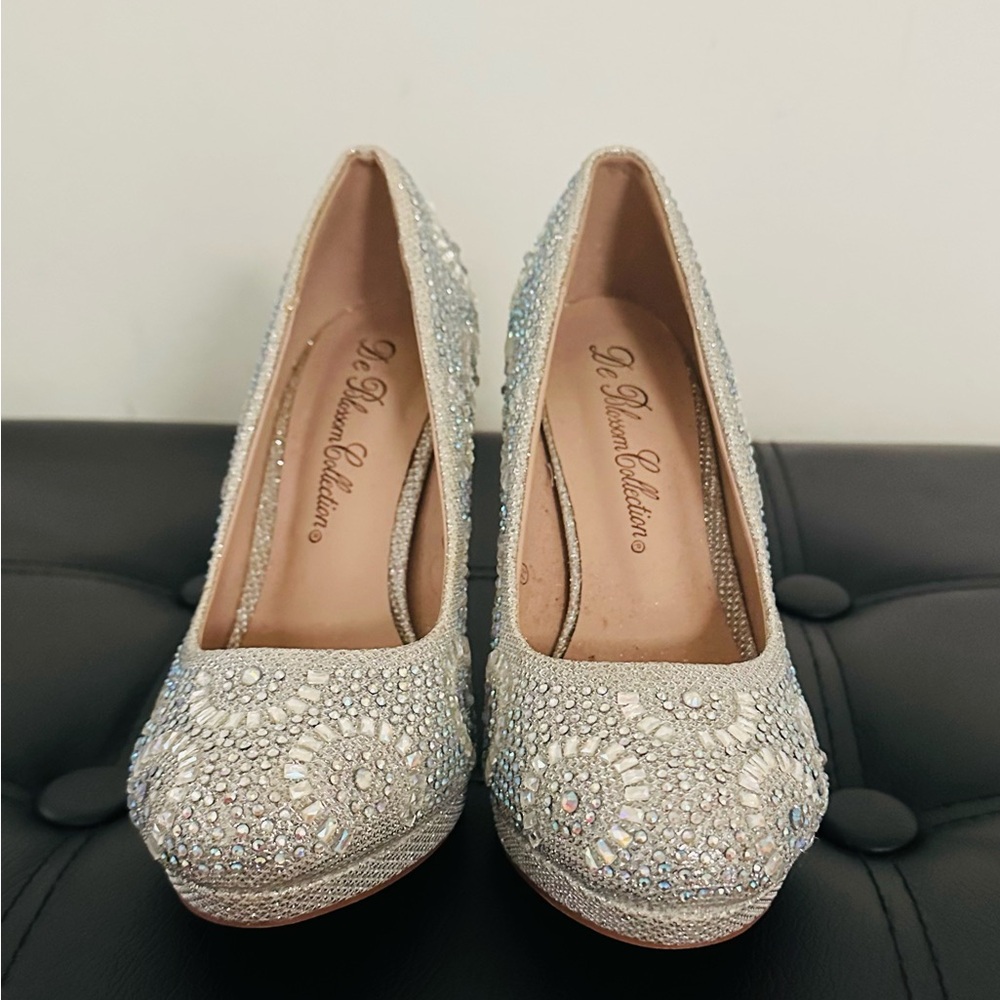Beautiful beaded shoes very comfortable worn twice